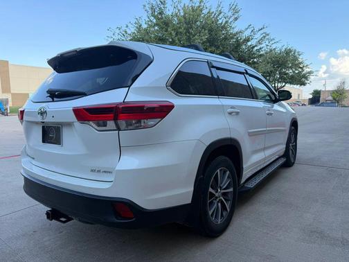 Blizzard Pearl 2017 Toyota Highlander XLE