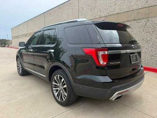 Shadow Black 2016 Ford Explorer Platinum