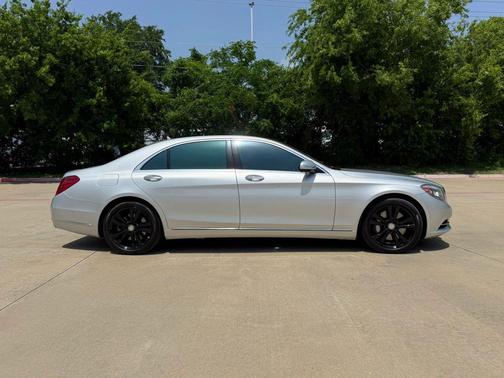 Silver 2016 Mercedes-Benz S-Class S 550 Sedan 4D