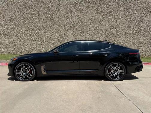 2022 Kia Stinger GT1