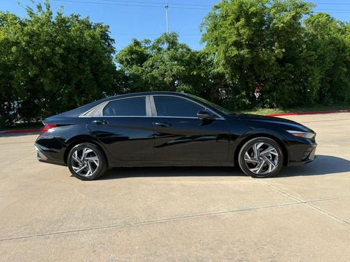 Abyss Black 2025 Hyundai ELANTRA HEV Limited