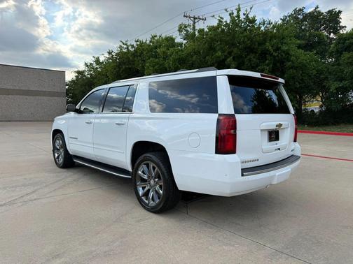 White 2017 Chevrolet Suburban Premier