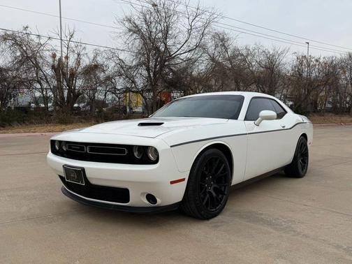 2015 Dodge Challenger SXT