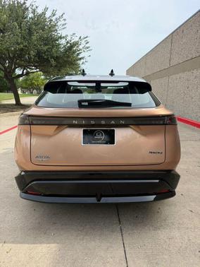 Sunrise Copper Pearl/Black Diamond Pearl 2023 Nissan ARIYA PREMIERE