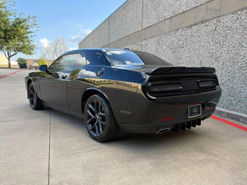 Pitch Black Clearcoat 2023 Dodge Challenger SXT