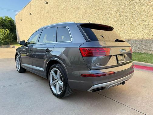 2019 Audi Q7 55 Prestige