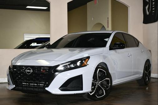 Gray Sky Pearl 2023 Nissan Altima SR FWD