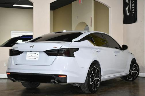 Gray Sky Pearl 2023 Nissan Altima SR FWD
