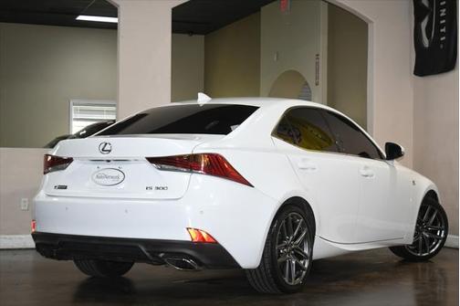2018 Lexus IS 300 Base
