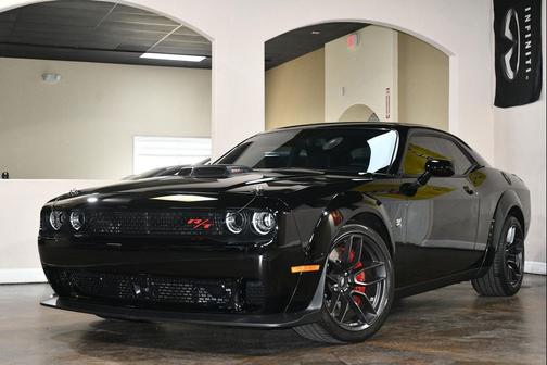 Pitch Black Clearcoat 2022 Dodge Challenger R/T Scat Pack Widebody