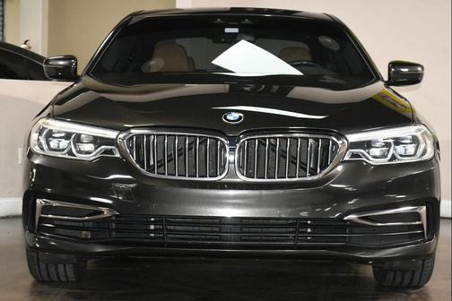 2019 BMW 540 540i