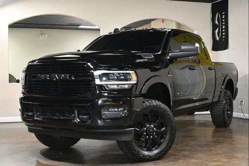 Diamond Black Crystal Pearlcoat 2022 RAM 2500 Laramie Crew Cab 4x4 6'4' Box