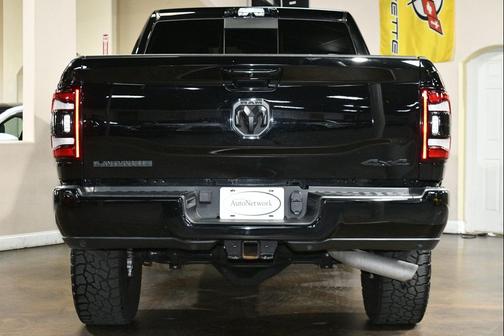 Diamond Black Crystal Pearlcoat 2022 RAM 2500 Laramie Crew Cab 4x4 6'4' Box