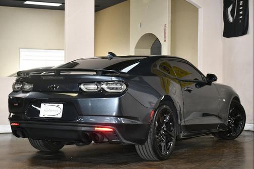 Shadow Gray Metallic 2019 Chevrolet Camaro 1SS