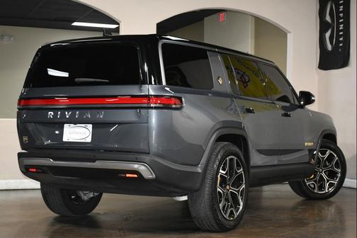 2022 Rivian R1S Launch Edition