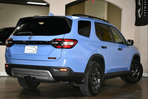 Diffused Sky Blue Pearl 2025 Honda Pilot TrailSport