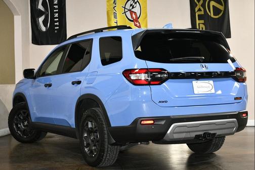 Diffused Sky Blue Pearl 2025 Honda Pilot TrailSport