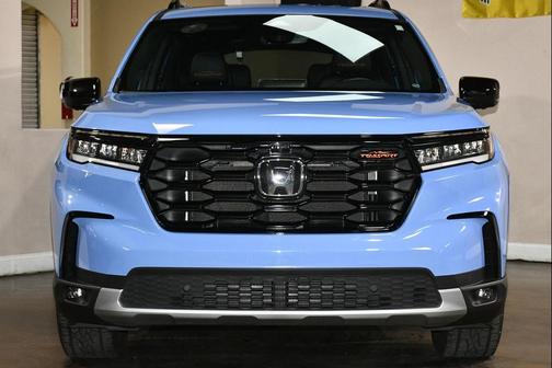 Diffused Sky Blue Pearl 2025 Honda Pilot TrailSport