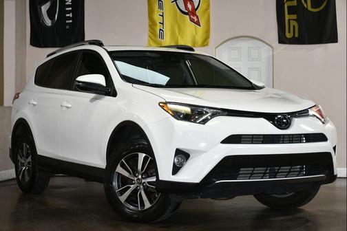 Super White 2017 Toyota RAV4 XLE