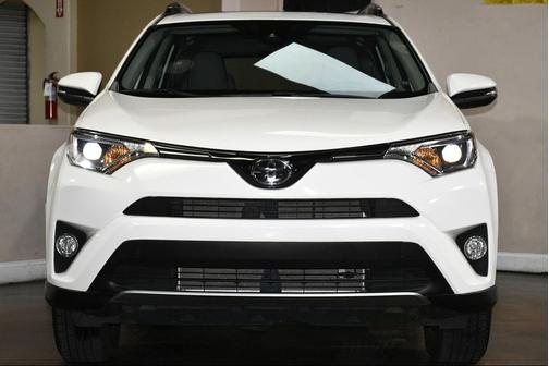 Super White 2017 Toyota RAV4 XLE