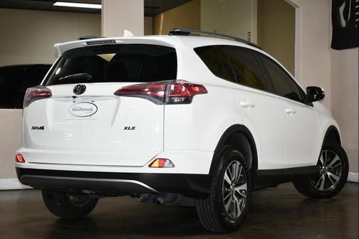 Super White 2017 Toyota RAV4 XLE