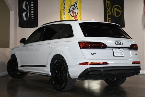 2023 Audi Q7 55 Premium Plus