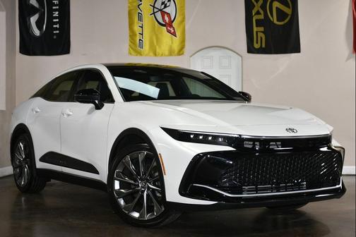 Oxygen White 2026 Toyota Crown Limited