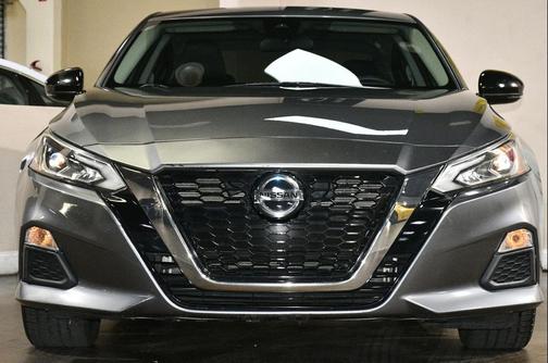 Gun Metallic 2020 Nissan Altima SR FWD