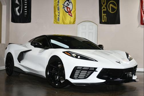 Arctic White 2022 Chevrolet Corvette Stingray w/2LT