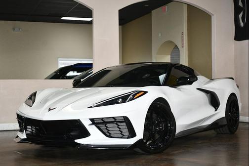 Arctic White 2022 Chevrolet Corvette Stingray w/2LT
