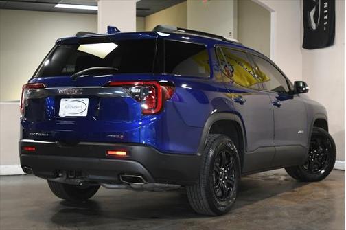 2023 GMC Acadia AWD AT4