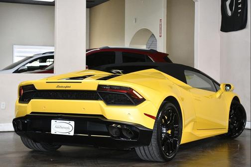 Giallo Inti Pearl Effect 2018 Lamborghini Huracan LP580-2S