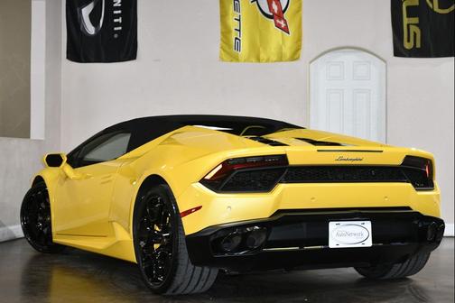 Giallo Inti Pearl Effect 2018 Lamborghini Huracan LP580-2S