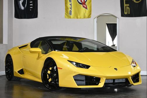 Giallo Inti Pearl Effect 2018 Lamborghini Huracan LP580-2S