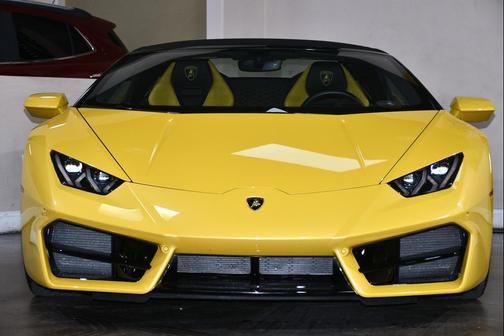 Giallo Inti Pearl Effect 2018 Lamborghini Huracan LP580-2S