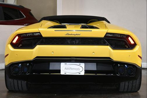 Giallo Inti Pearl Effect 2018 Lamborghini Huracan LP580-2S