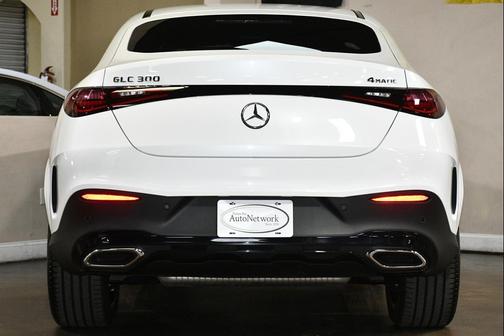 MANUFAKTUR Moonlight White Metallic 2025 Mercedes-Benz GLC 300 4MATIC Coupe