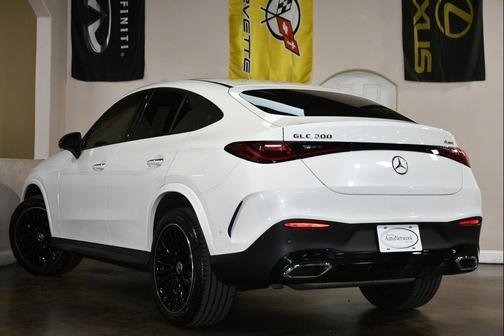 MANUFAKTUR Moonlight White Metallic 2025 Mercedes-Benz GLC 300 4MATIC Coupe