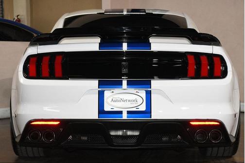 Oxford White 2017 Ford Shelby GT350 Base
