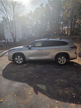 2023 Toyota Highlander LE