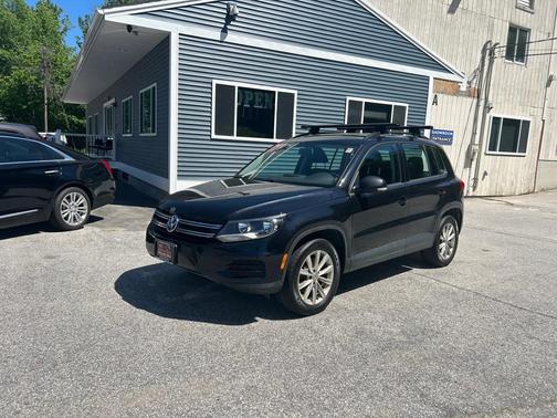 Deep Black Pearl 2017 Volkswagen Tiguan 2.0T S 4MOTION