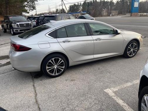 2019 Buick Regal Sportback FWD Essence