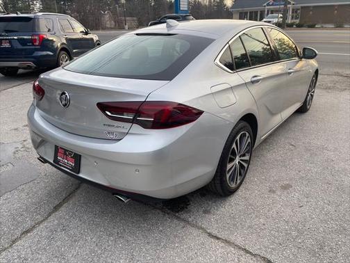 2019 Buick Regal Sportback FWD Essence