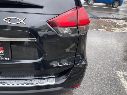 2017 Nissan Rogue SL