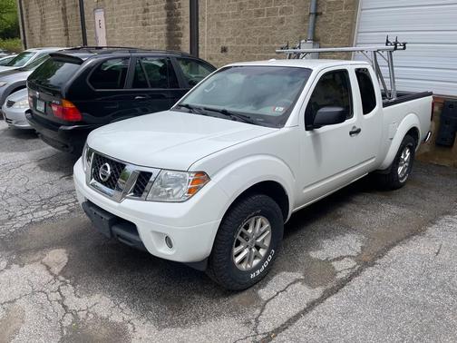 Glacier White 2015 Nissan Frontier SV