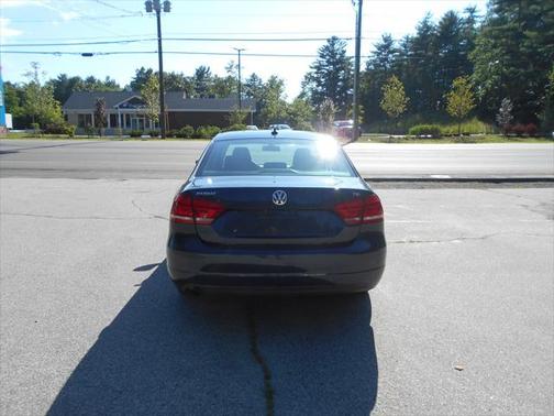 2015 Volkswagen Passat 1.8T Auto S