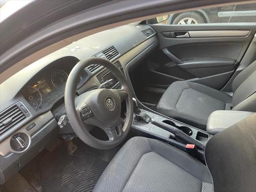 2015 Volkswagen Passat 1.8T Auto S
