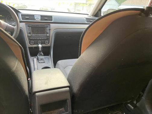 2015 Volkswagen Passat 1.8T Auto S