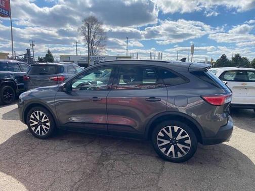 Magnetic 2020 Ford Escape SE