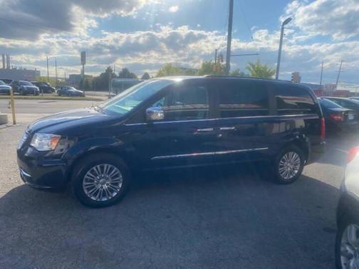 True Blue Pearl Coat 2015 Chrysler Town & Country Touring-L